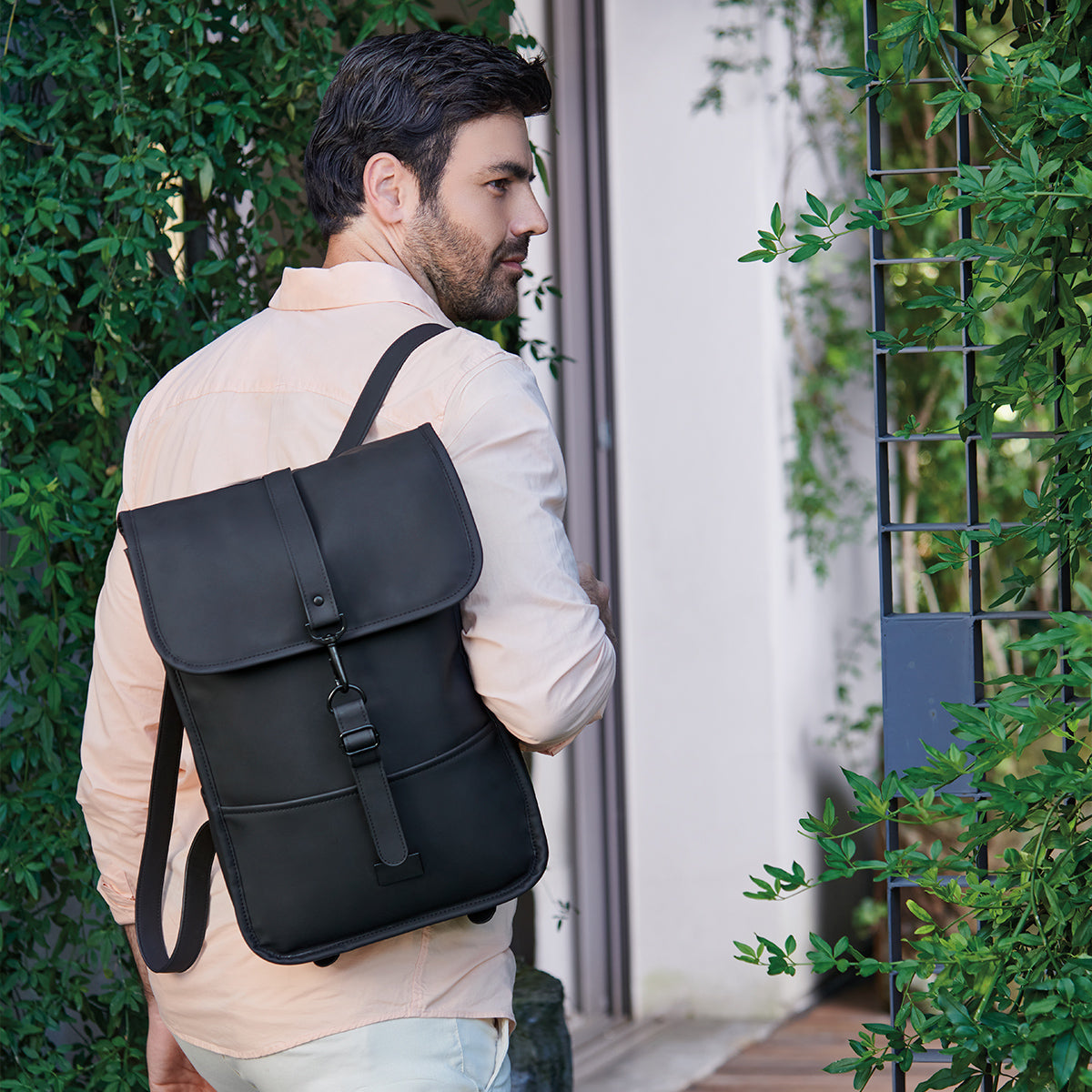 MOCHILA CADERNO - NEGRO