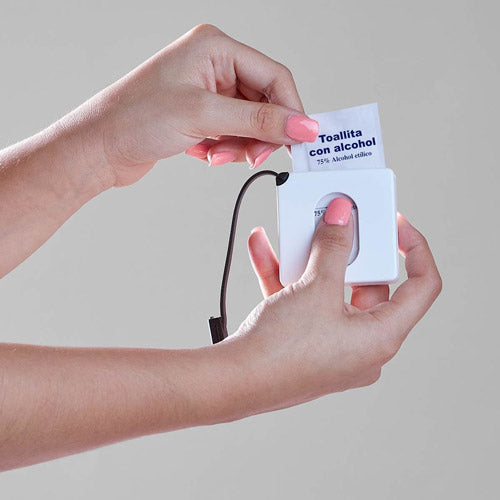 ESTUCHE CON PADS DE ALCOHOL - NEGRO