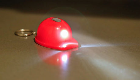 LLAVERO DESTAPADOR CON LUZ ARÁN - ROJO