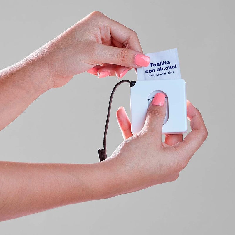 ESTUCHE CON PADS DE ALCOHOL - NEGRO