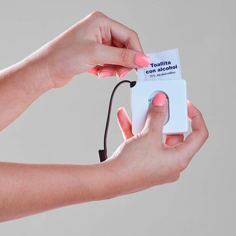 ESTUCHE CON PADS DE ALCOHOL - NEGRO