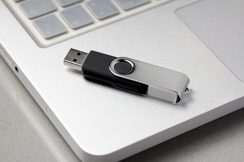 USB SELWIN 16 GB - NEGRO